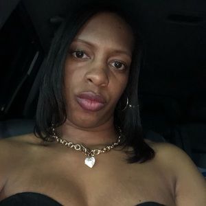 Meet your Posher, Kendra